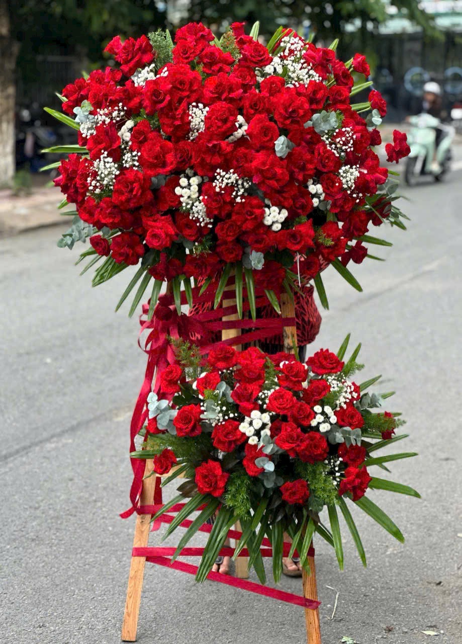 Hoa khai trương